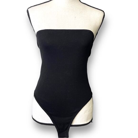 PrettyLittleThing Black Strapless Bodysuit, Size Six - Picture 1 of 7